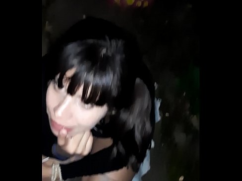 ❤️ 在街上膨胀的阴茎，以换取糖果 ❤ Anal video