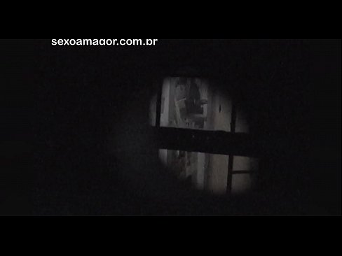 ❤️ 金发女郎被隐藏在空心砖后面的邻居偷窥者偷偷录影 ❤ Anal video