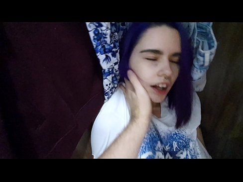 ❤️ 在衣柜里发现我的妹妹并帮助她射精 ❤ Anal video